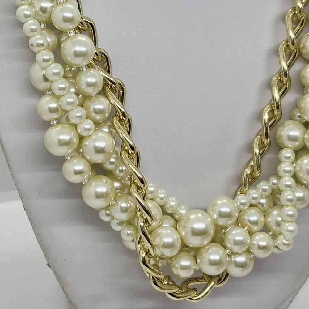 Glass Pearl‎ And Gold Chain Necklace